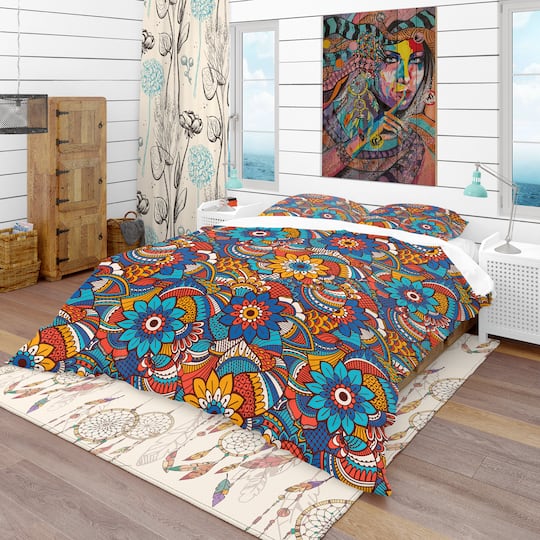 Designart 'Hand Drawn Pattern with Floral Elements' Bohemian & Eclectic Bedding Set